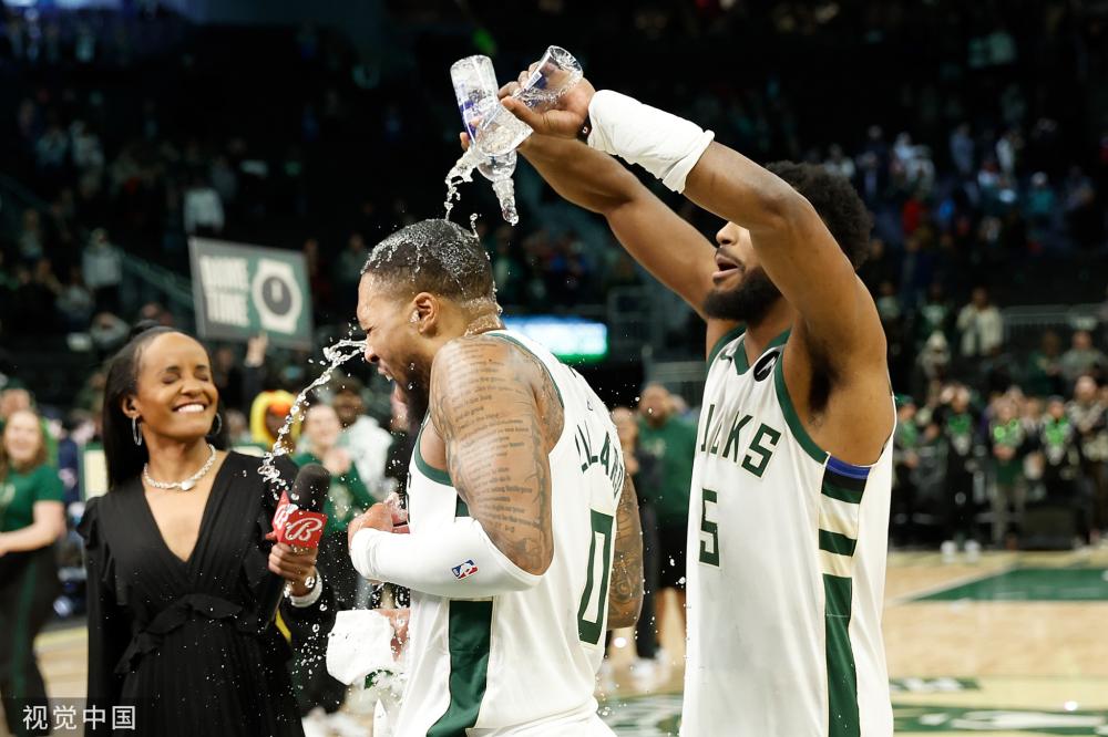 国足显得有 国足显得有