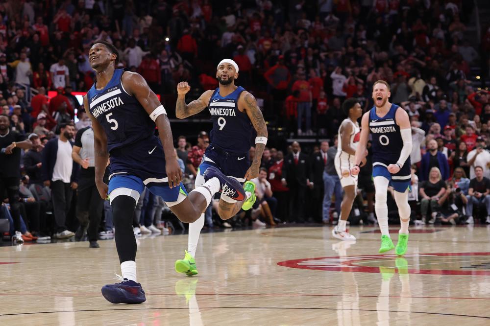 他曾多次担 他曾多次担